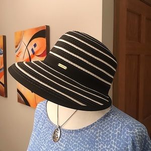 Lands End sun hat